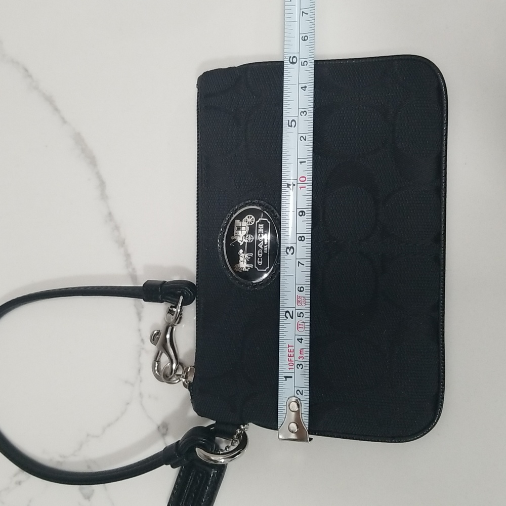 NWOT Coach Black Signature Canvas Wristlet - Picture 7 of 9